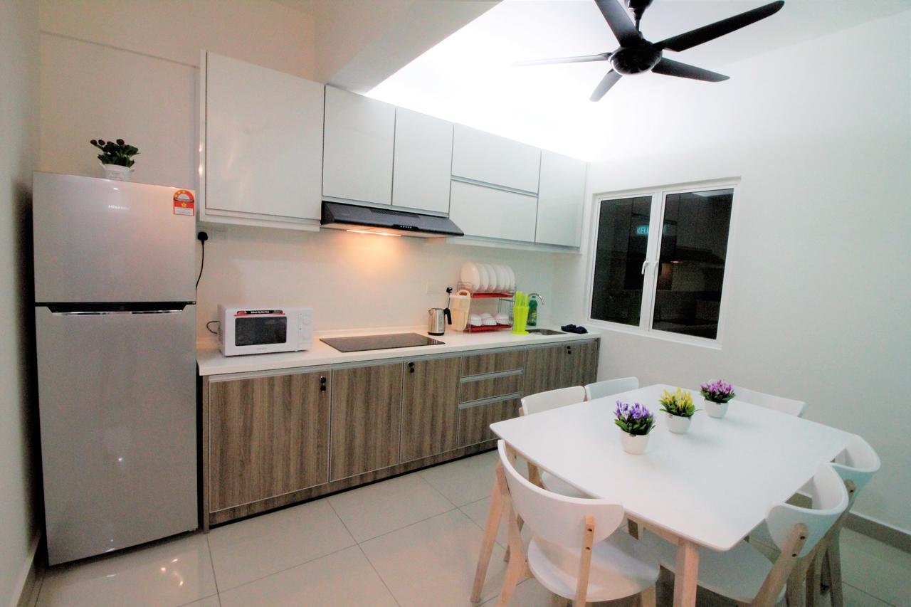 H2h - Nichole Maison - Majestic * Ipoh